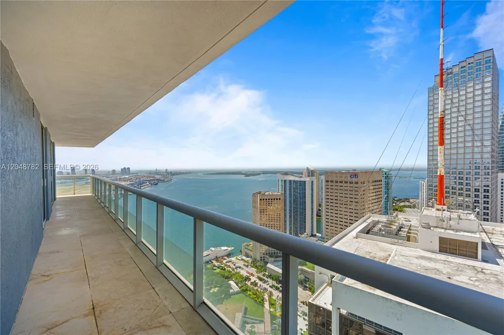 50 Biscayne Blvd #5210 Miami, FL 33132