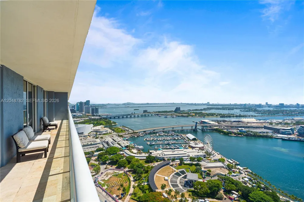 50 Biscayne Blvd #5210 Miami, FL 33132