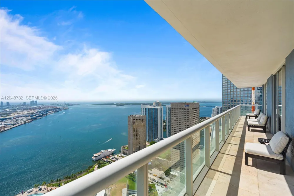 50 Biscayne Blvd #5210 Miami, FL 33132
