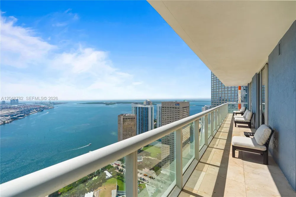 50 Biscayne Blvd #5210 Miami, FL 33132