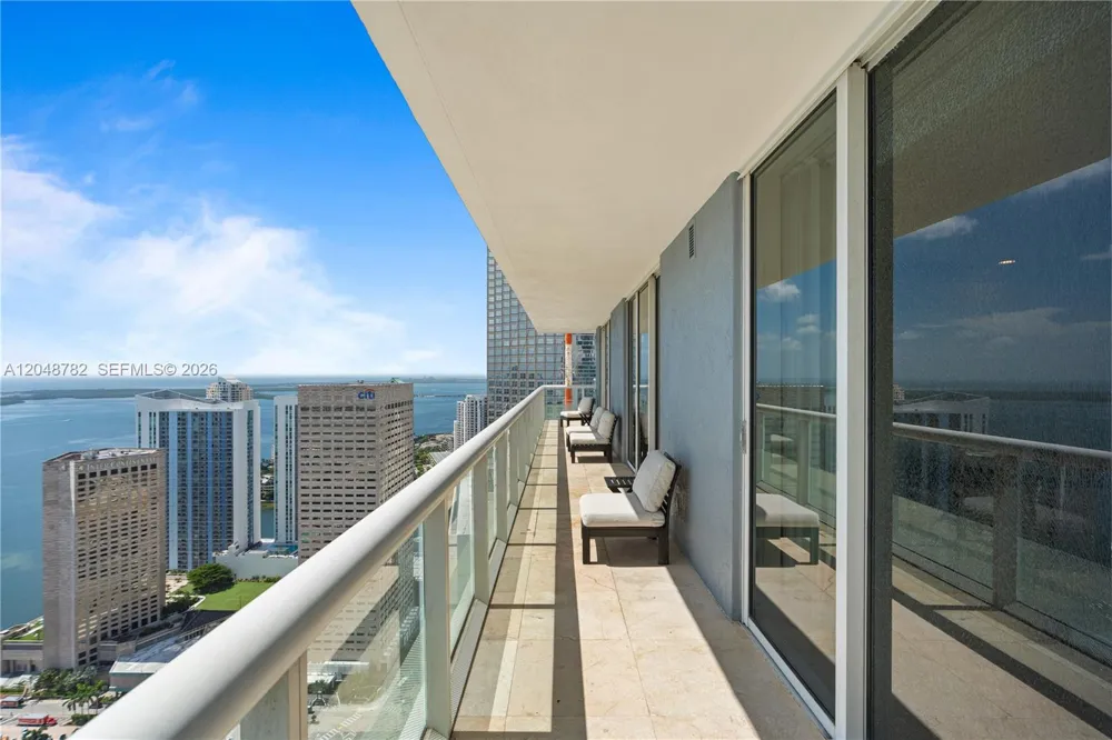 50 Biscayne Blvd #5210 Miami, FL 33132