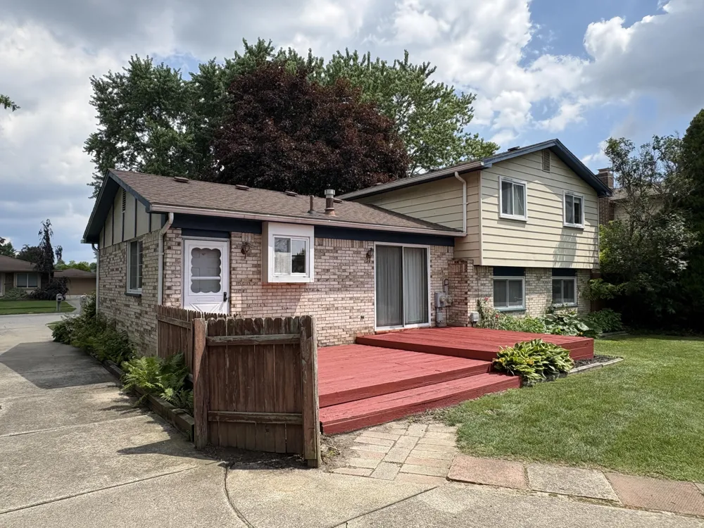 19324 Todd Drive Clinton Charter Township, MI 48038