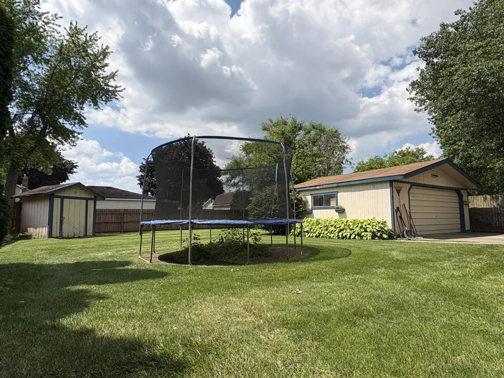 19324 Todd Drive Clinton Charter Township, MI 48038