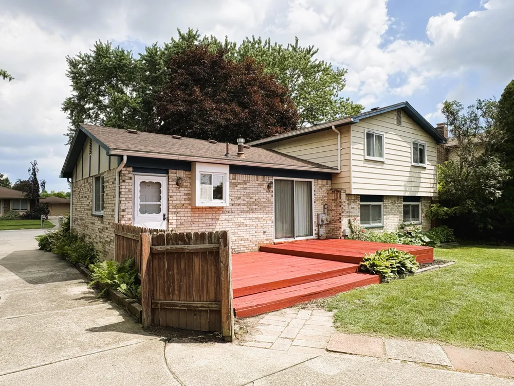 19324 Todd Drive Clinton Charter Township, MI 48038
