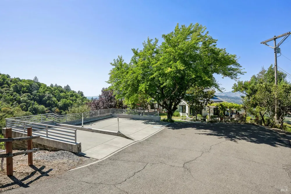 1000 Wolf Ridge Road Glen Ellen, CA 95442