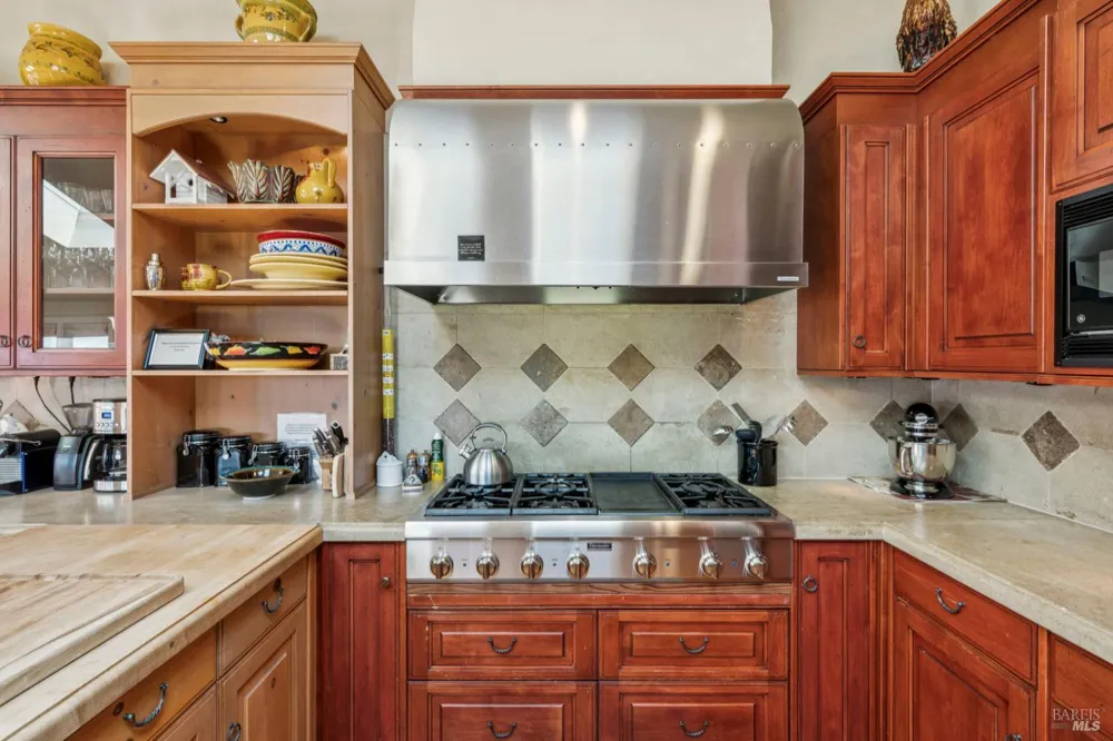1000 Wolf Ridge Road Glen Ellen, CA 95442