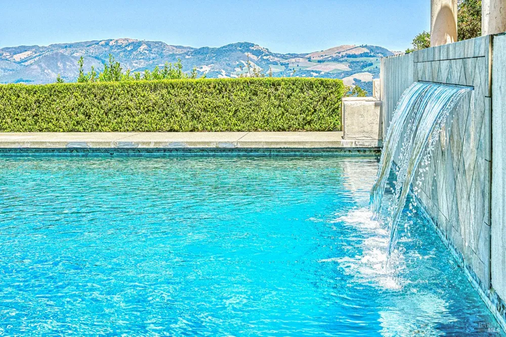 1000 Wolf Ridge Road Glen Ellen, CA 95442