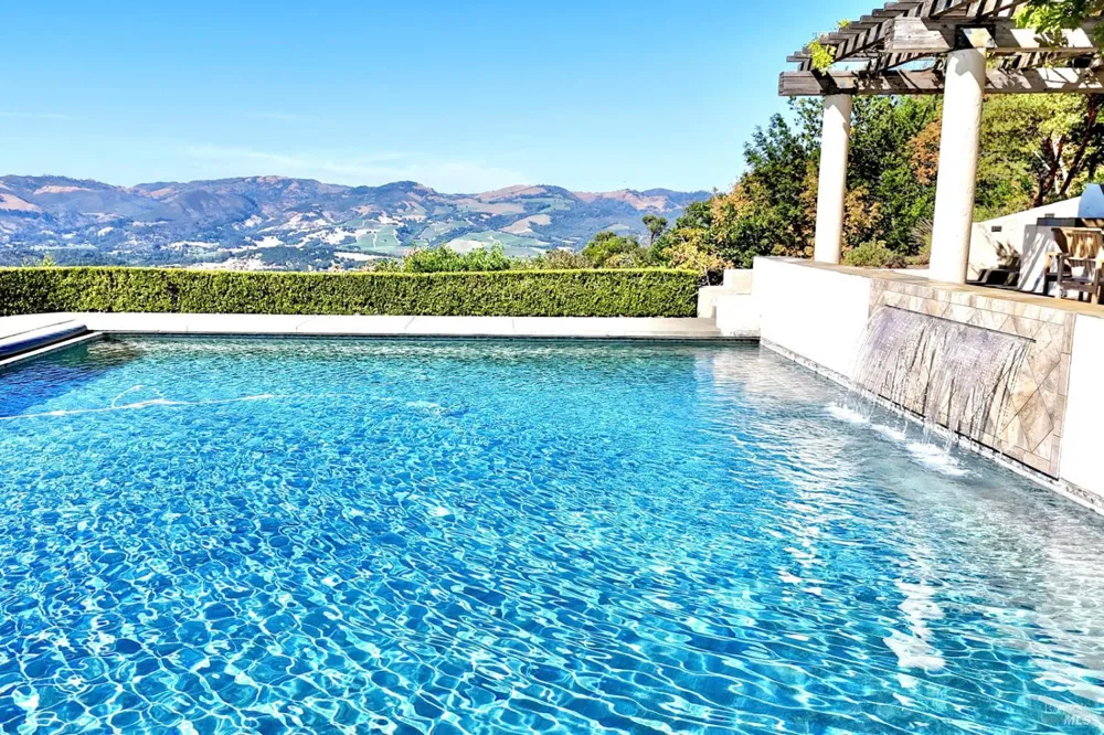 1000 Wolf Ridge Road Glen Ellen, CA 95442