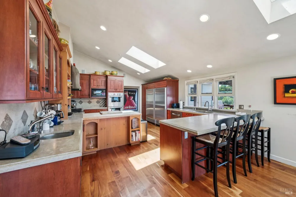1000 Wolf Ridge Road Glen Ellen, CA 95442