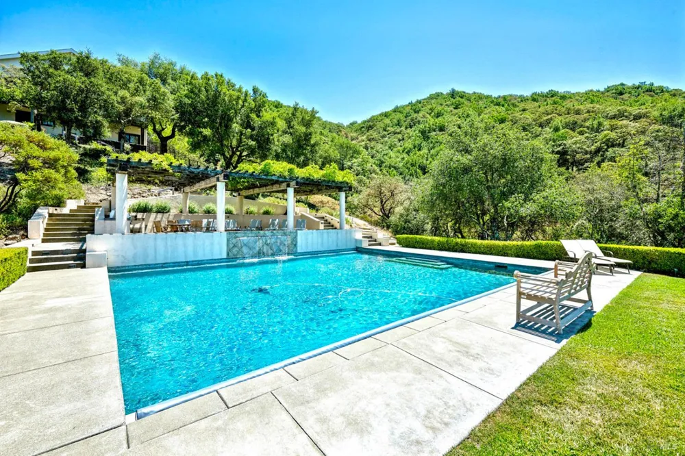 1000 Wolf Ridge Road Glen Ellen, CA 95442