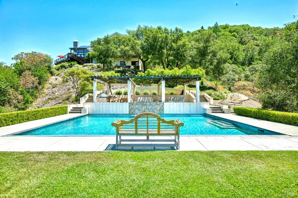 1000 Wolf Ridge Road Glen Ellen, CA 95442