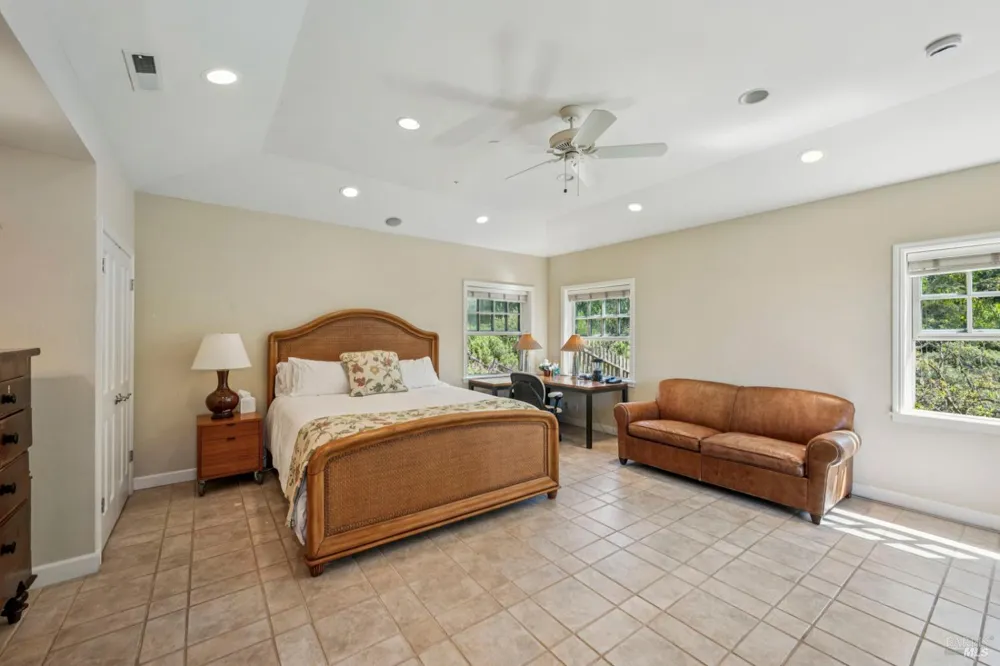 1000 Wolf Ridge Road Glen Ellen, CA 95442
