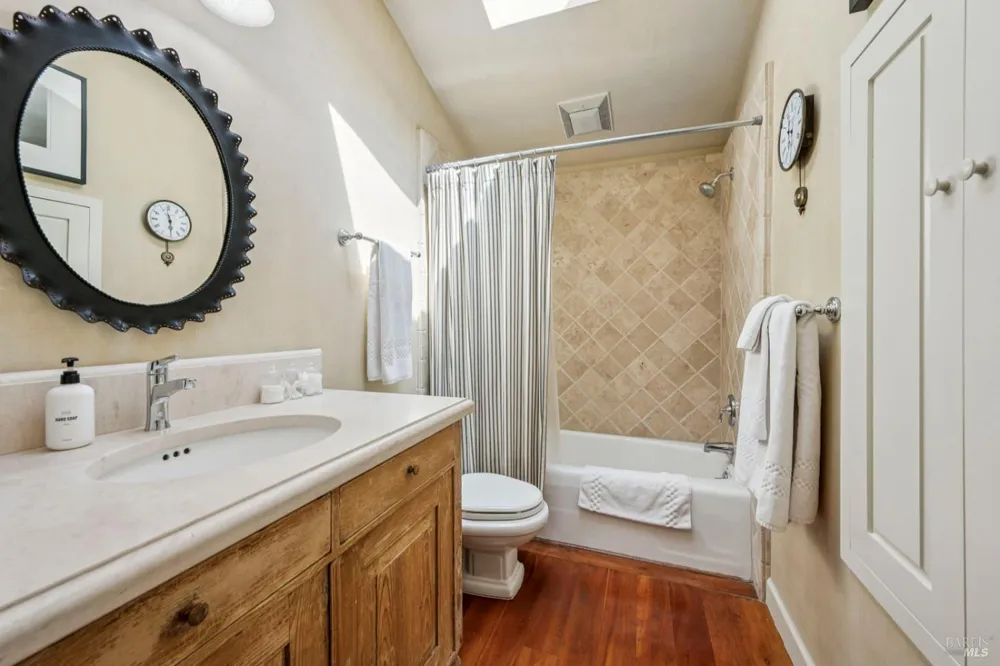 1000 Wolf Ridge Road Glen Ellen, CA 95442