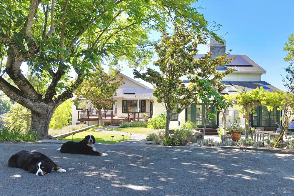 1000 Wolf Ridge Road Glen Ellen, CA 95442