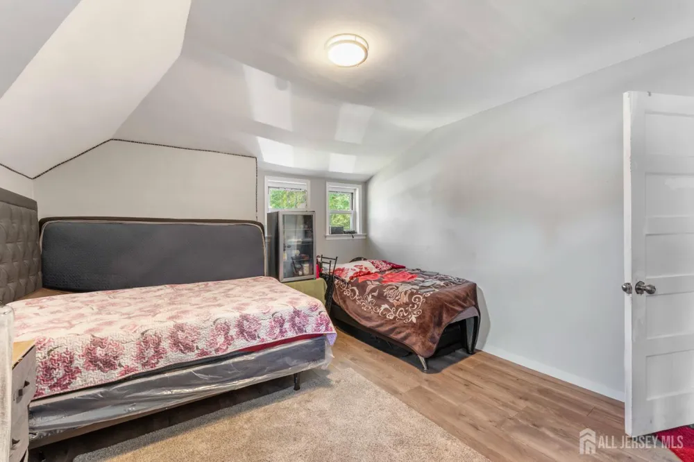 341 Mountainview Terrace Dunellen, NJ 08812