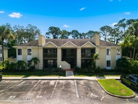 3585 Sable Palm Lane #H