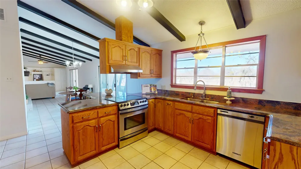 1124 W 6th Brady, TX 76825