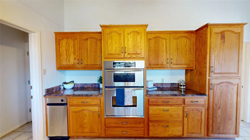 1124 W 6th Brady, TX 76825