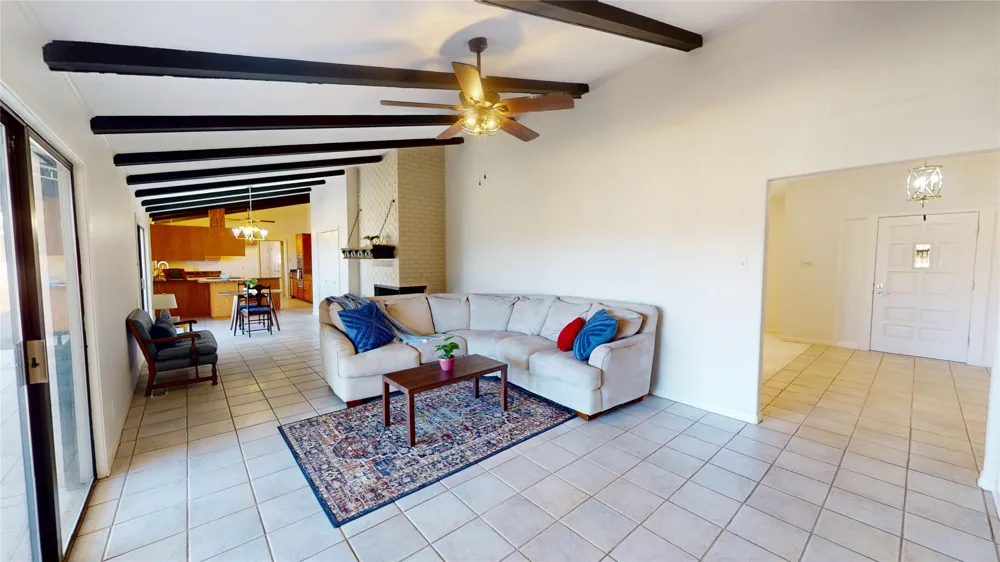 1124 W 6th Brady, TX 76825