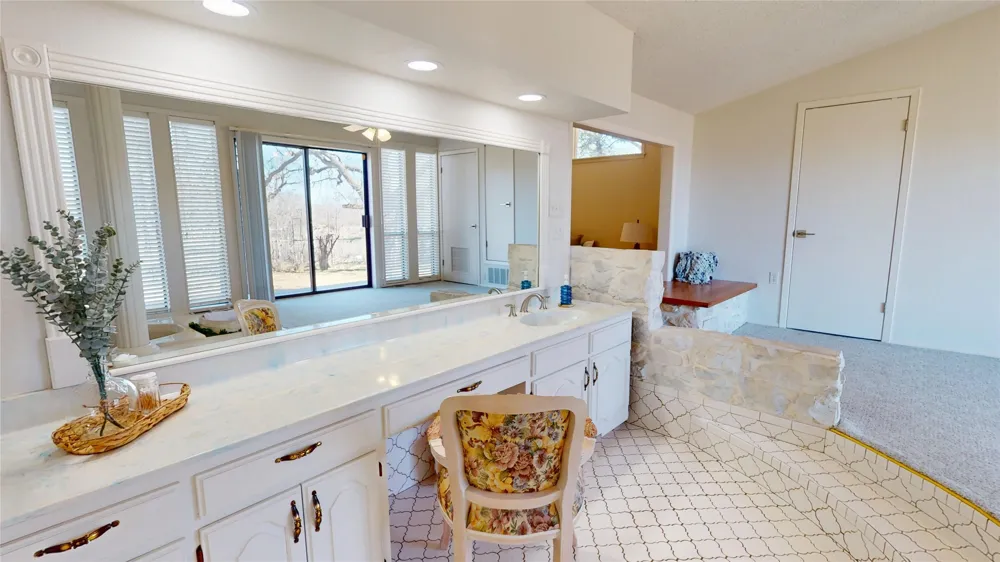1124 W 6th Brady, TX 76825