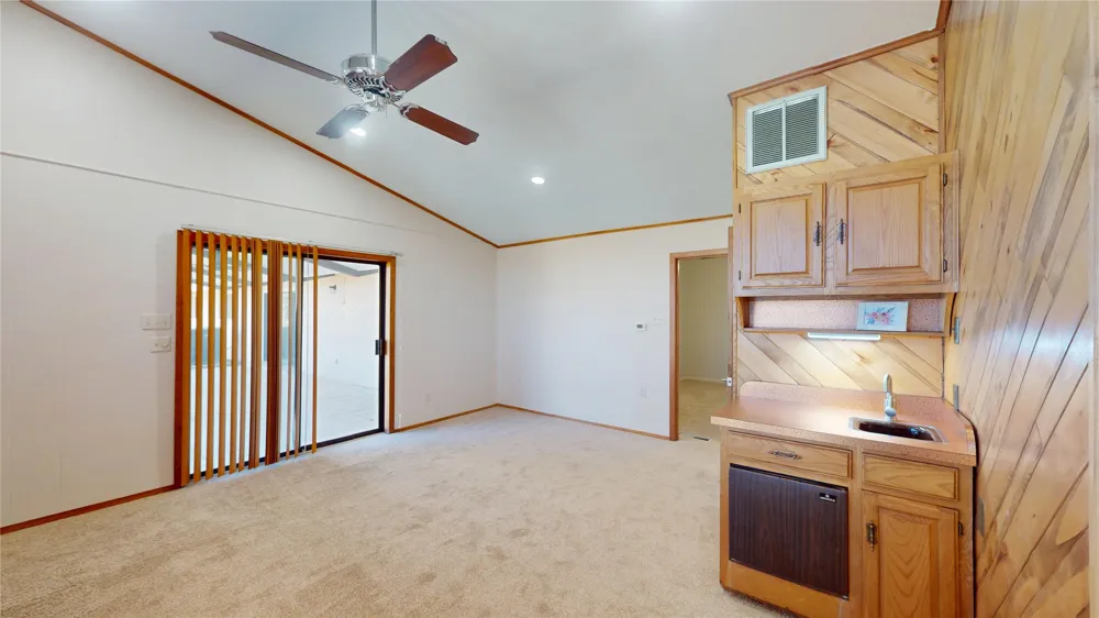 1124 W 6th Brady, TX 76825