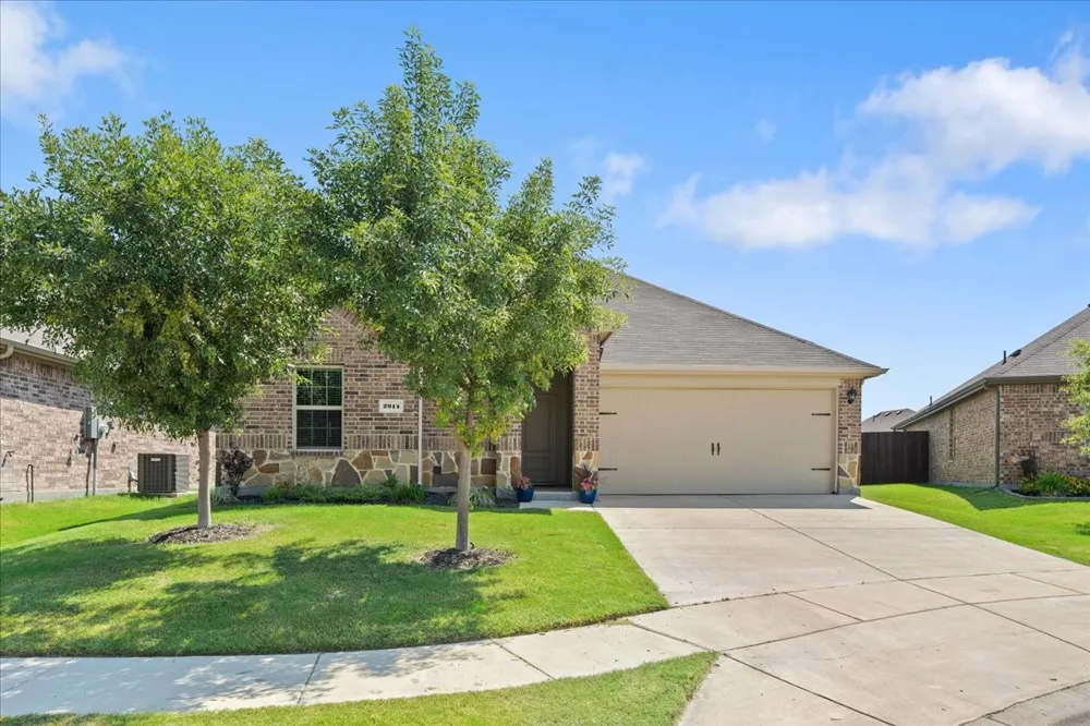 2914 Baldwin Lane Ennis, TX 75119