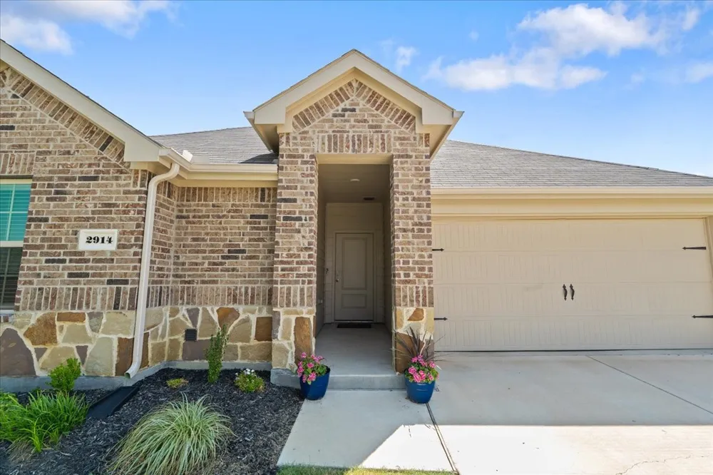 2914 Baldwin Lane Ennis, TX 75119