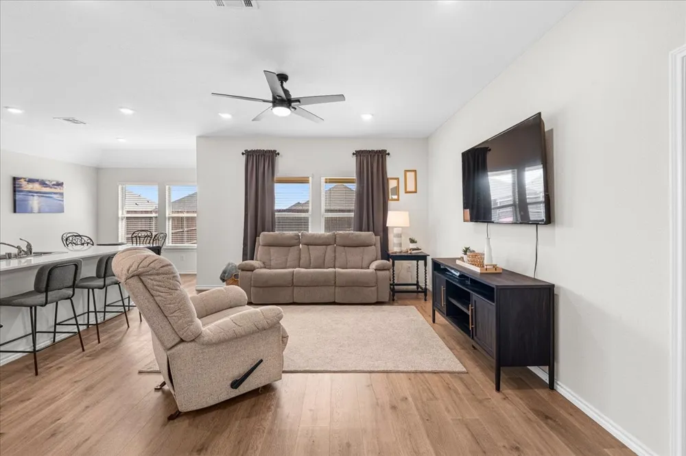 2914 Baldwin Lane Ennis, TX 75119