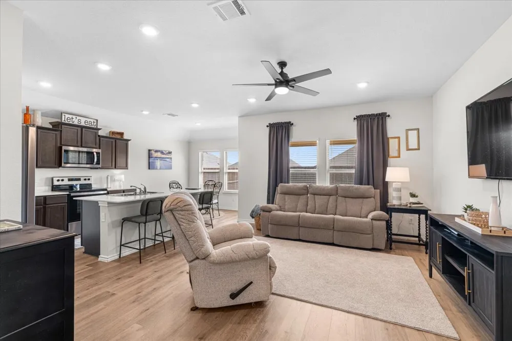 2914 Baldwin Lane Ennis, TX 75119