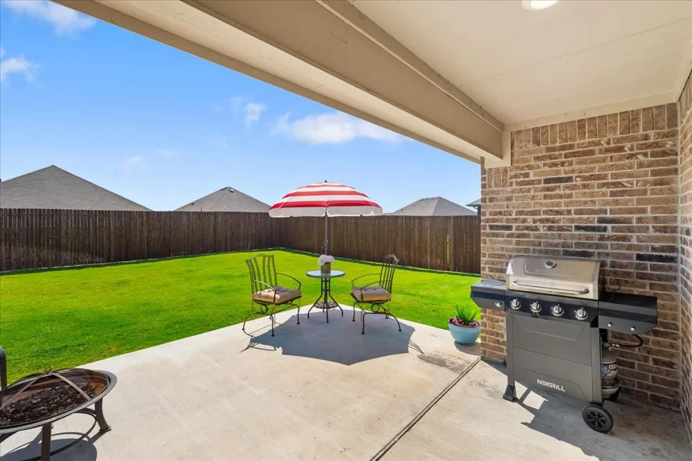 2914 Baldwin Lane Ennis, TX 75119