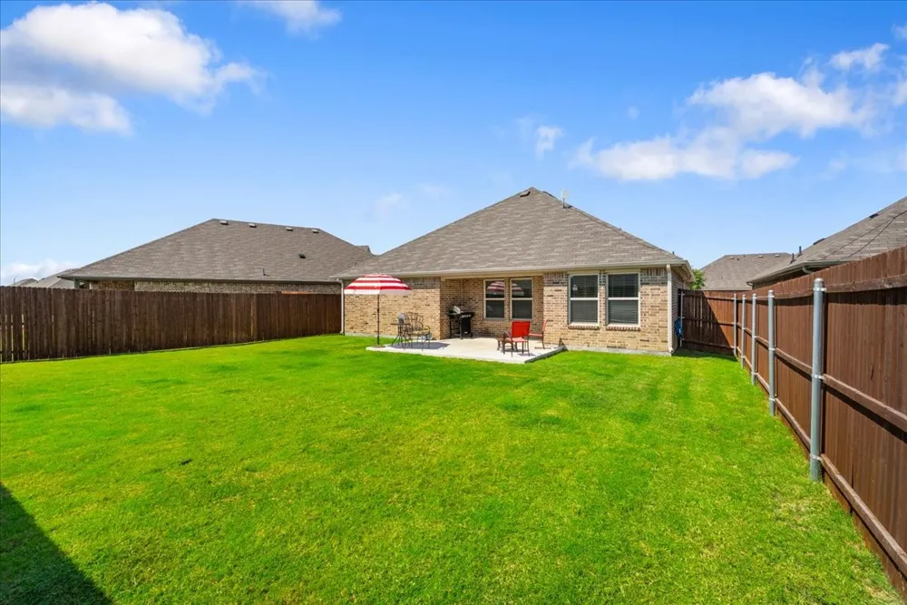 2914 Baldwin Lane Ennis, TX 75119