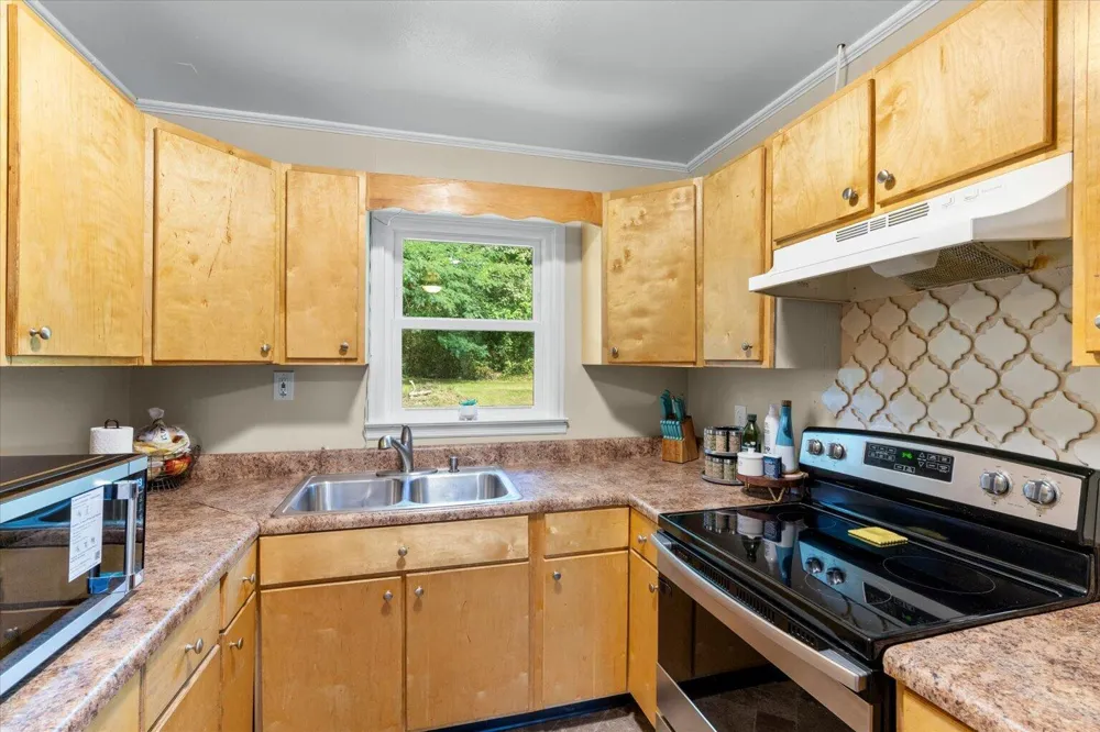 163 Ben Putnam Road Resaca, GA 30735