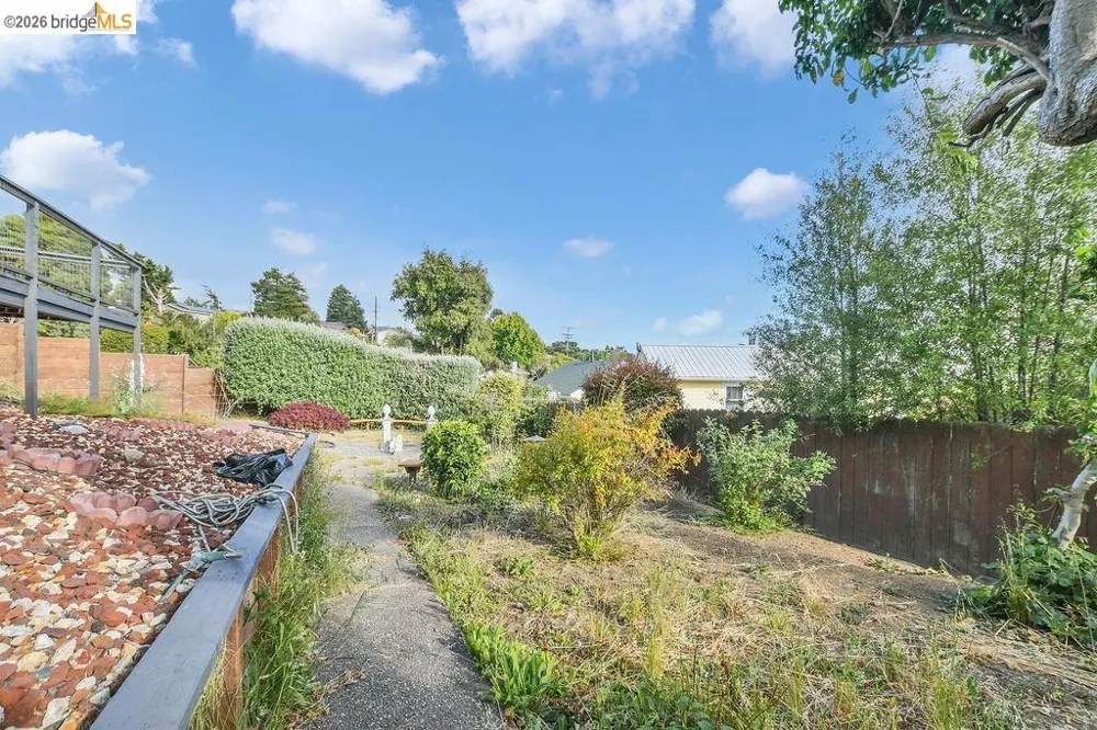 6606 Hagen BLVD El Cerrito, CA 94530