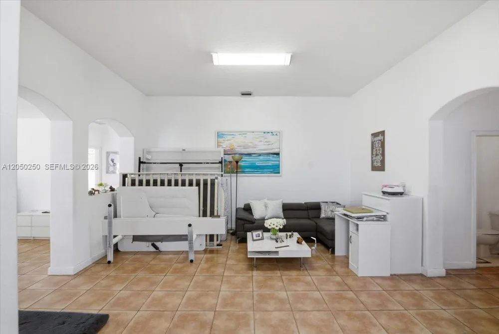 14623 SW 11th St Miami, FL 33184