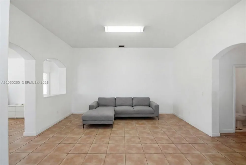 14623 SW 11th St Miami, FL 33184