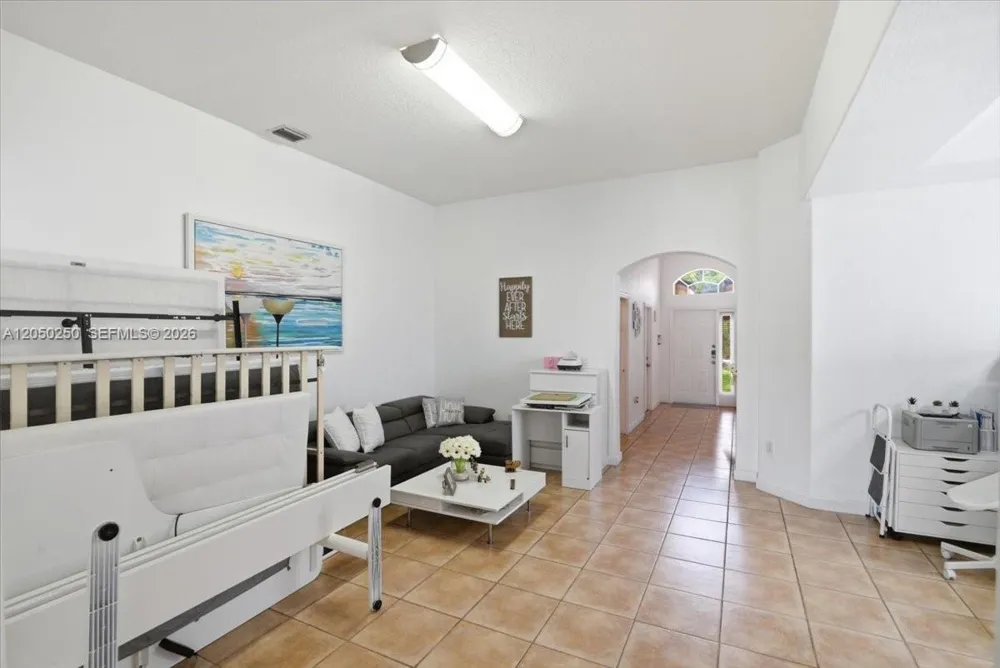 14623 SW 11th St Miami, FL 33184