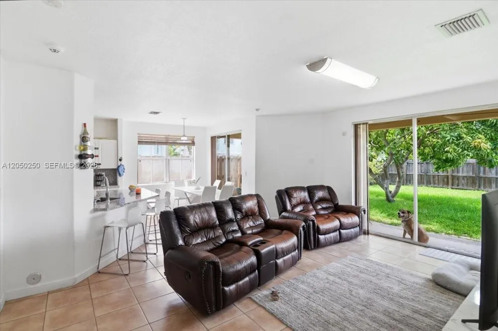 14623 SW 11th St Miami, FL 33184