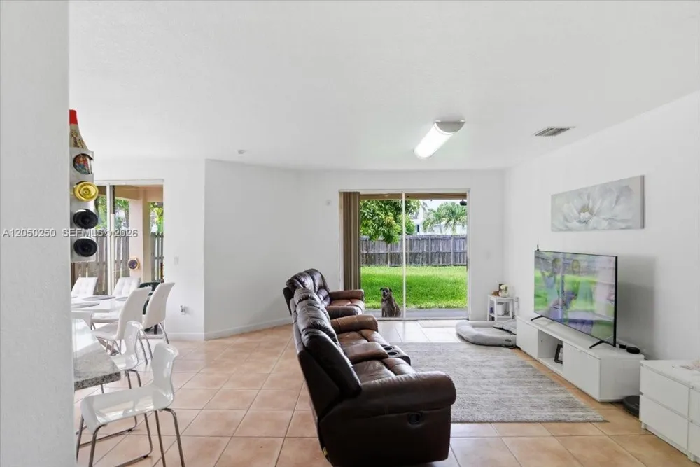 14623 SW 11th St Miami, FL 33184