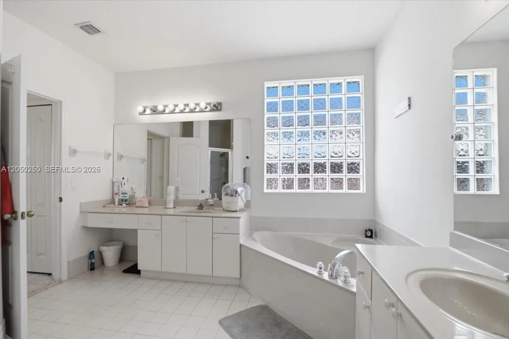 14623 SW 11th St Miami, FL 33184