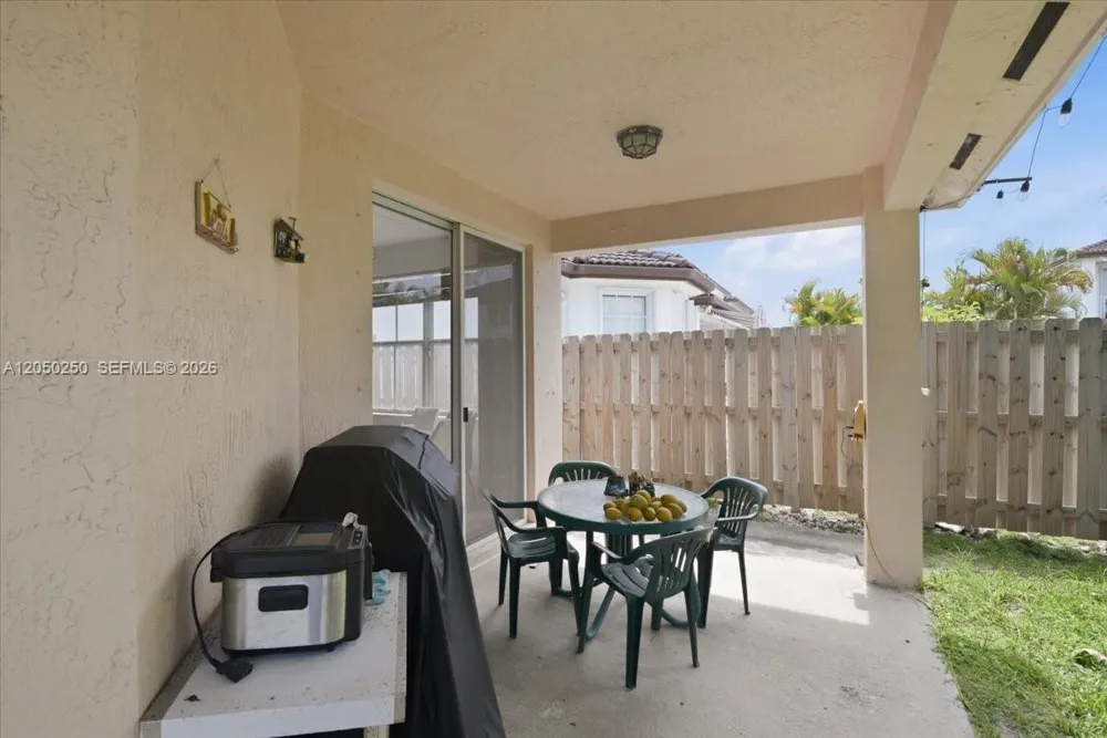 14623 SW 11th St Miami, FL 33184
