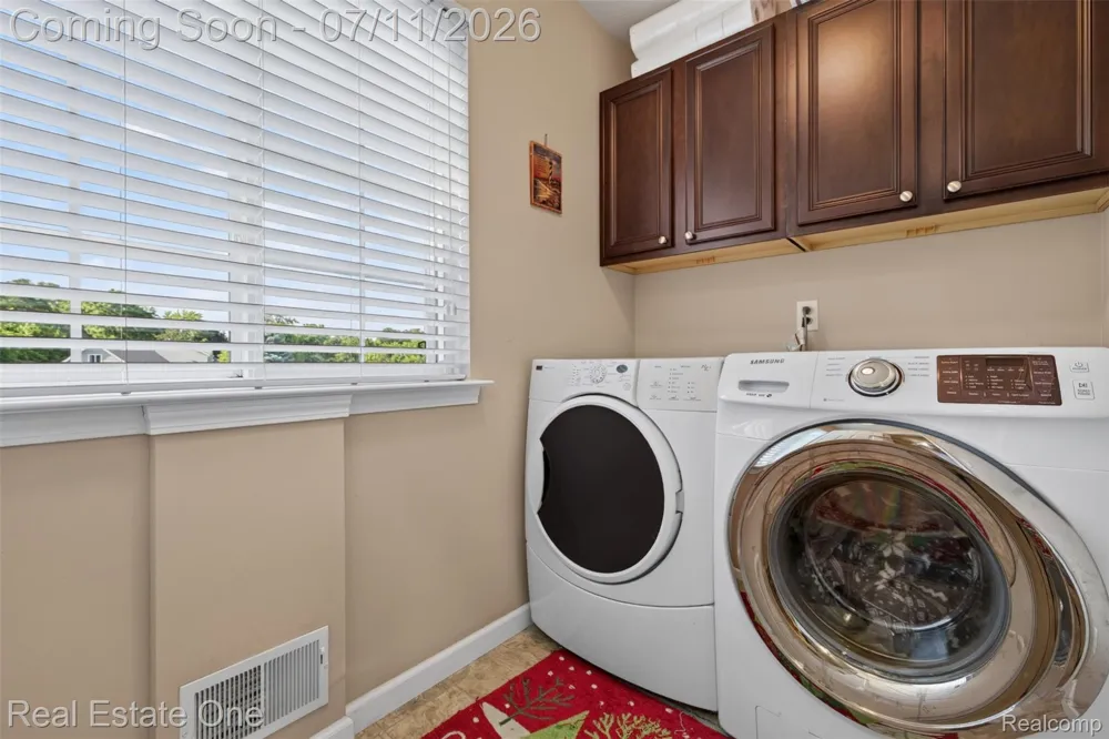 8923 Ash Drive Northfield Township, MI 48189