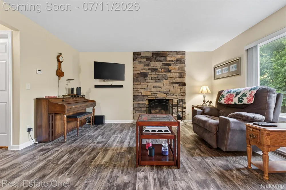 8923 Ash Drive Northfield Township, MI 48189