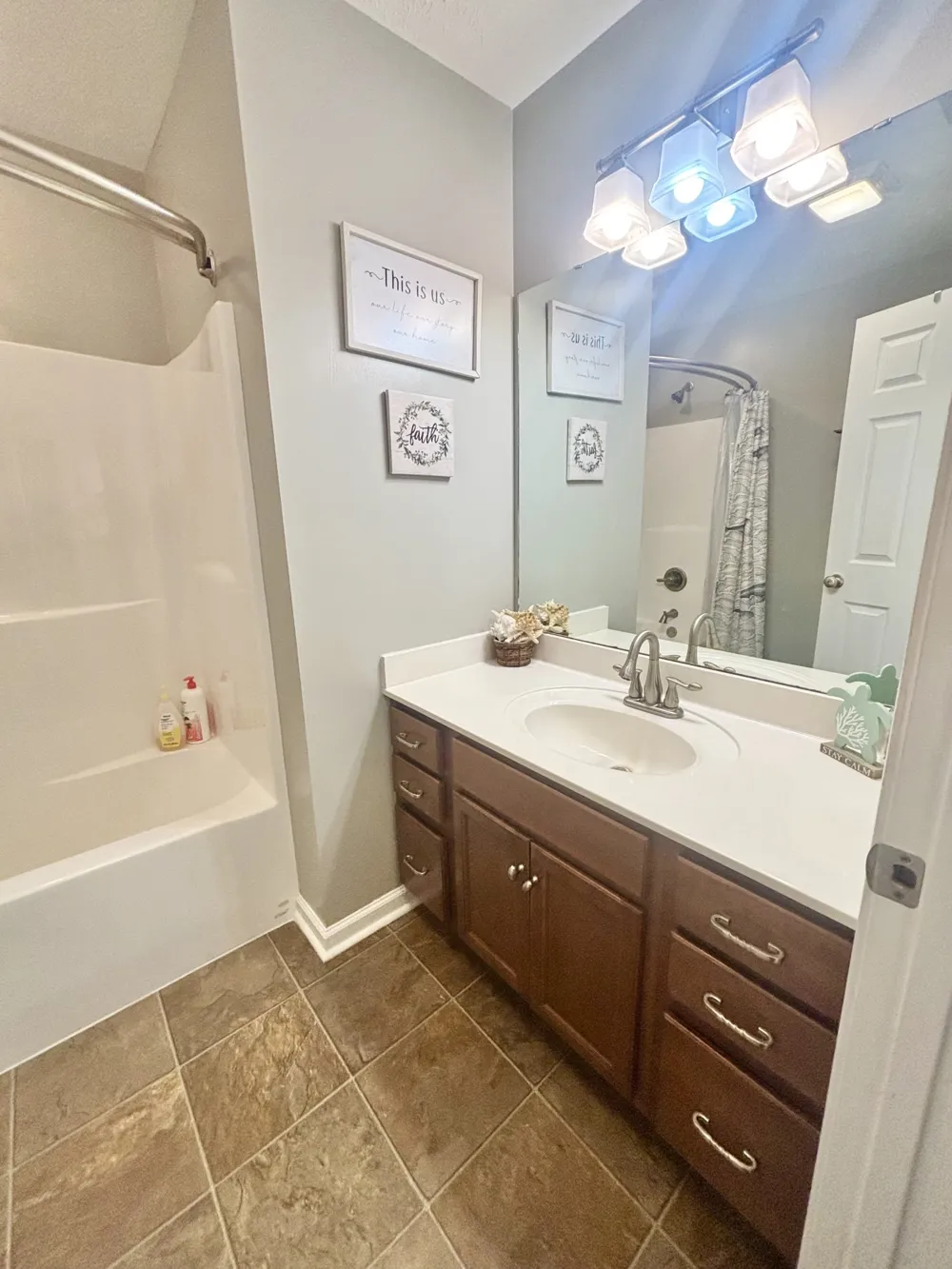 102 Saddlebrooke Court Hopkinsville, KY 42240
