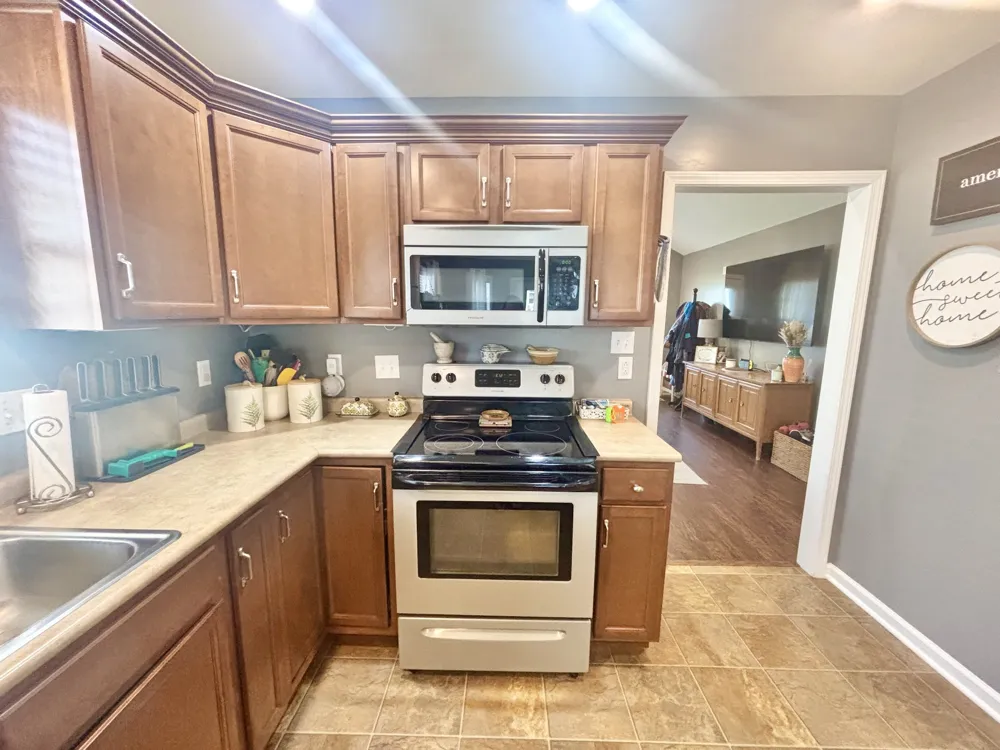 102 Saddlebrooke Court Hopkinsville, KY 42240