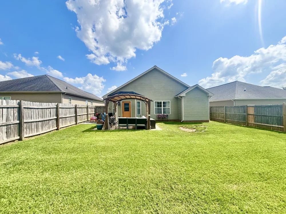102 Saddlebrooke Court Hopkinsville, KY 42240