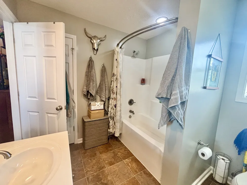 102 Saddlebrooke Court Hopkinsville, KY 42240