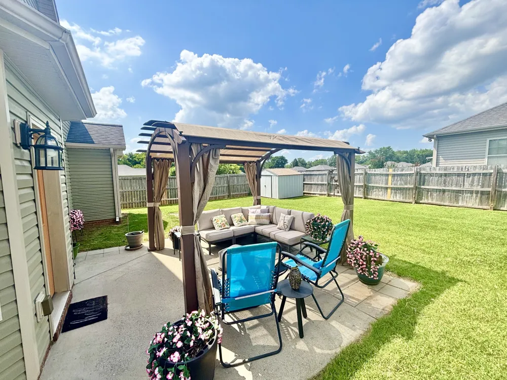 102 Saddlebrooke Court Hopkinsville, KY 42240