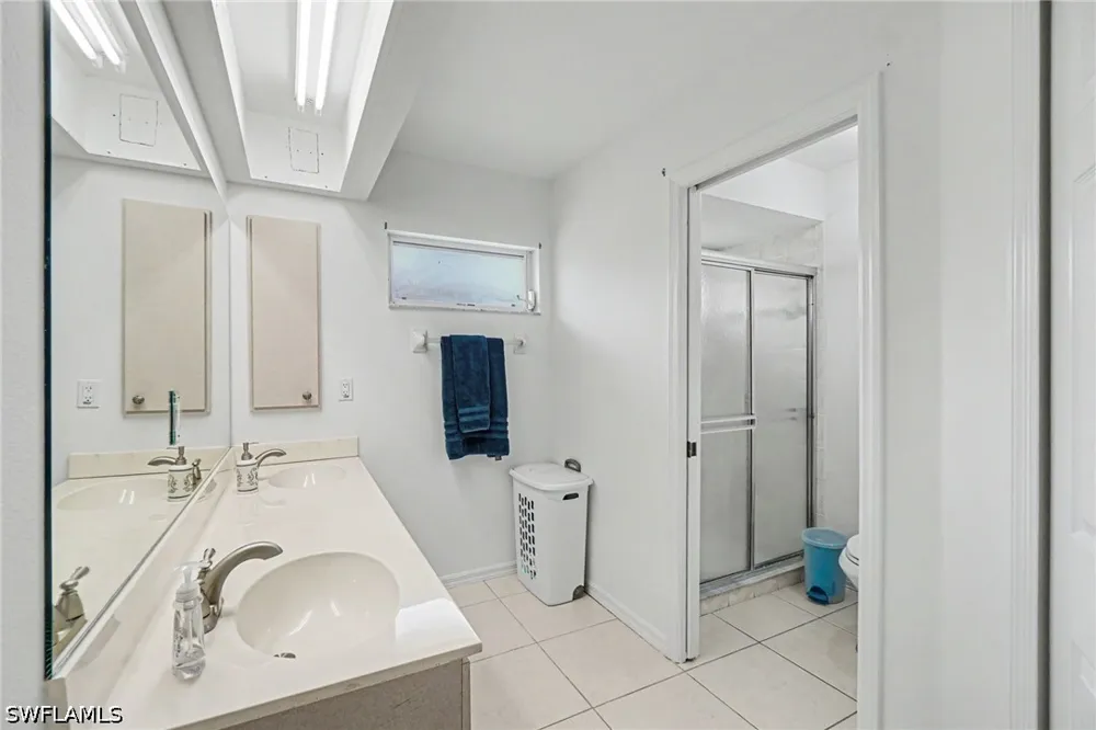 SE 21st Terrace Cape Coral, FL 33990