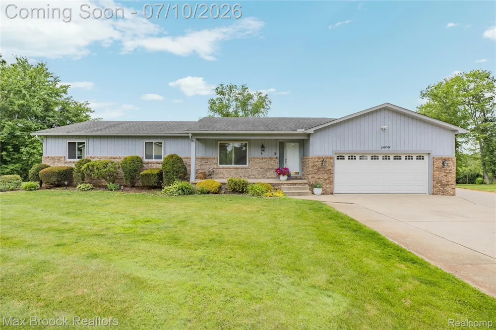 2000 Matthew Street Commerce Charter Township, MI 48390