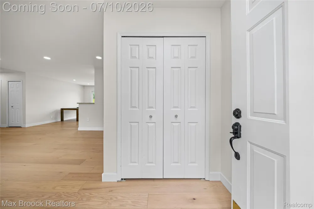 2000 Matthew Street Commerce Charter Township, MI 48390